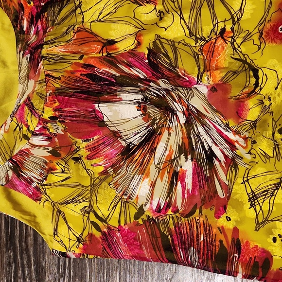 ❤️ NWOT! ST JOHN SILK FLORAL SLEEVELESS TOP, WATERCRESS MULTI, 10 - Picture 4 of 9